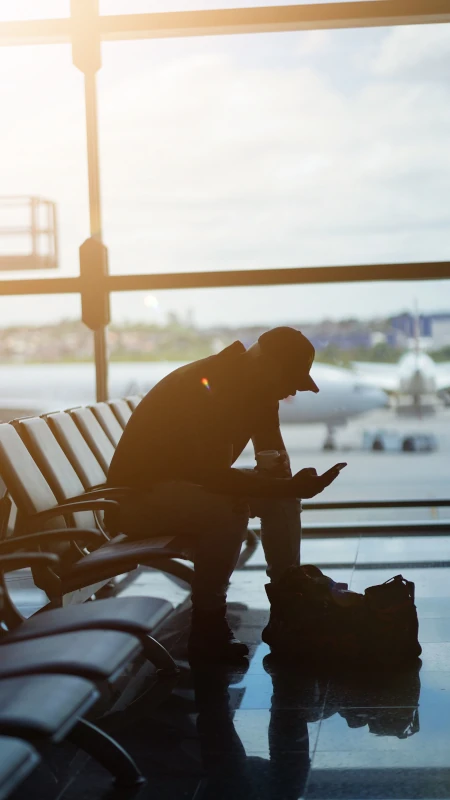 Traveller reviewing India arrival information before travel